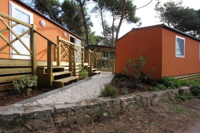 Mobile Home- Fish Huts And Orange Huts Premantura Exterior photo